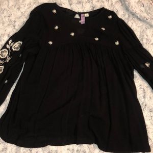 black long sleeve flowy shirt from Francesca’s!!